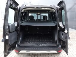 Dacia Dokker pilnas