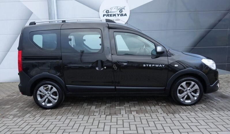 Dacia Dokker pilnas