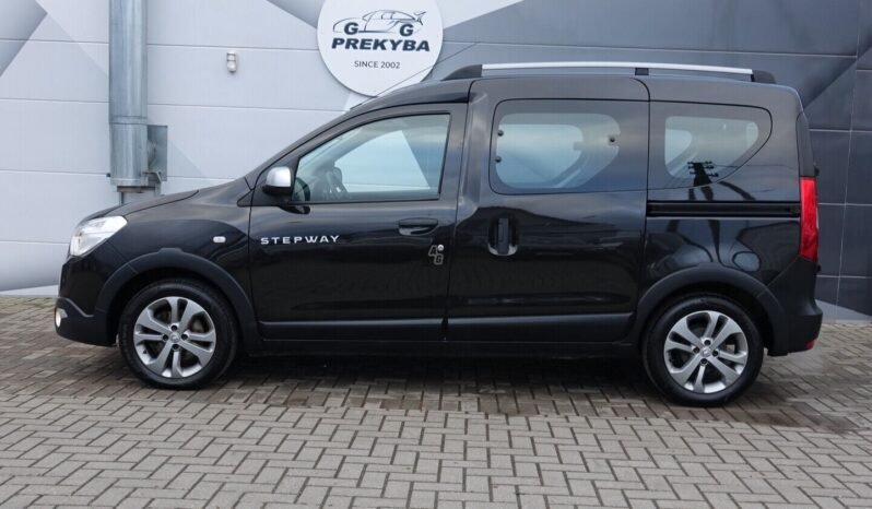 Dacia Dokker pilnas