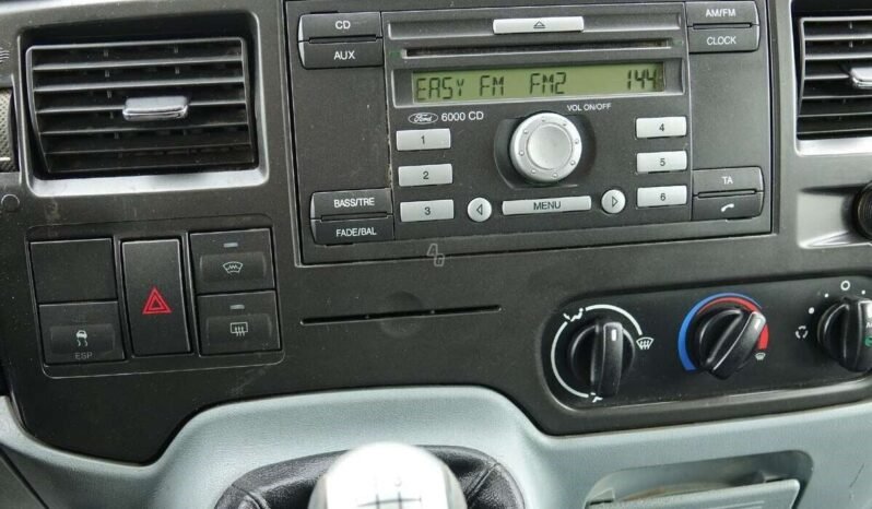 Ford Transit pilnas