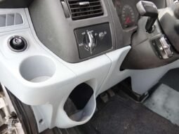 Ford Transit pilnas