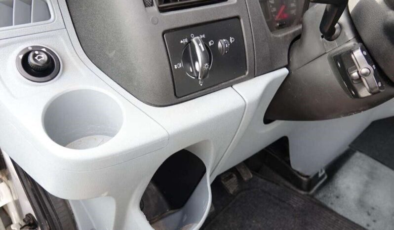 Ford Transit pilnas