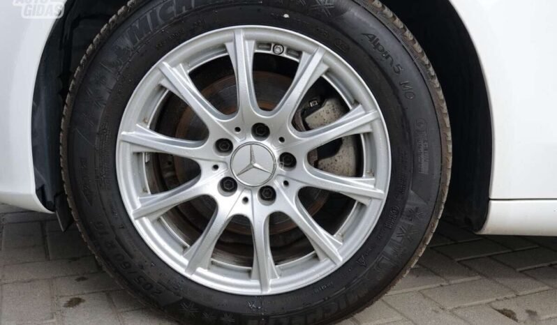 Mercedes-Benz C 180 pilnas