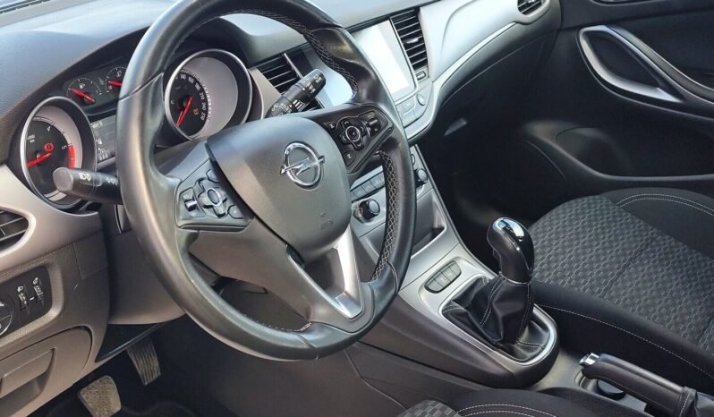 Opel Astra pilnas