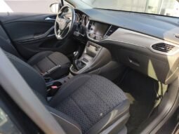 Opel Astra pilnas