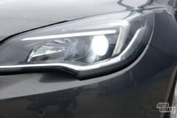 Opel Astra pilnas