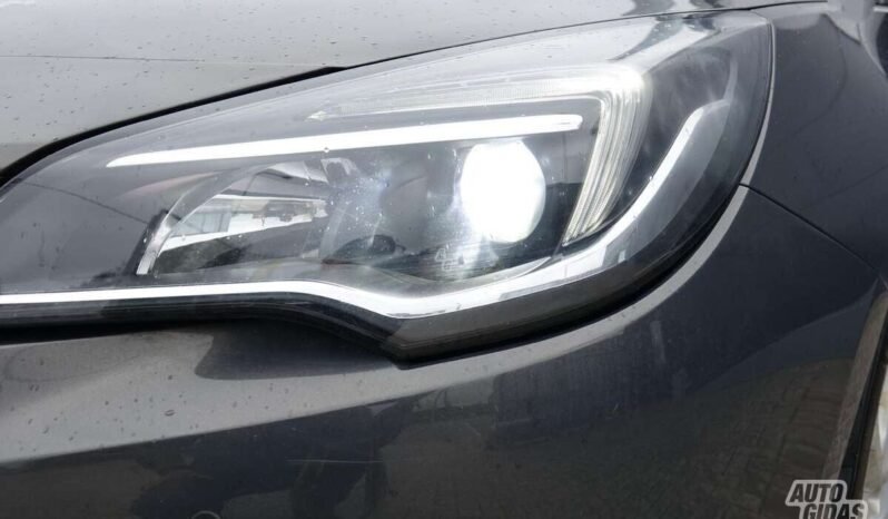 Opel Astra pilnas