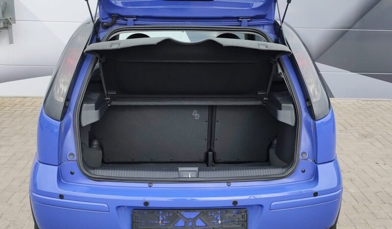 Opel Corsa pilnas