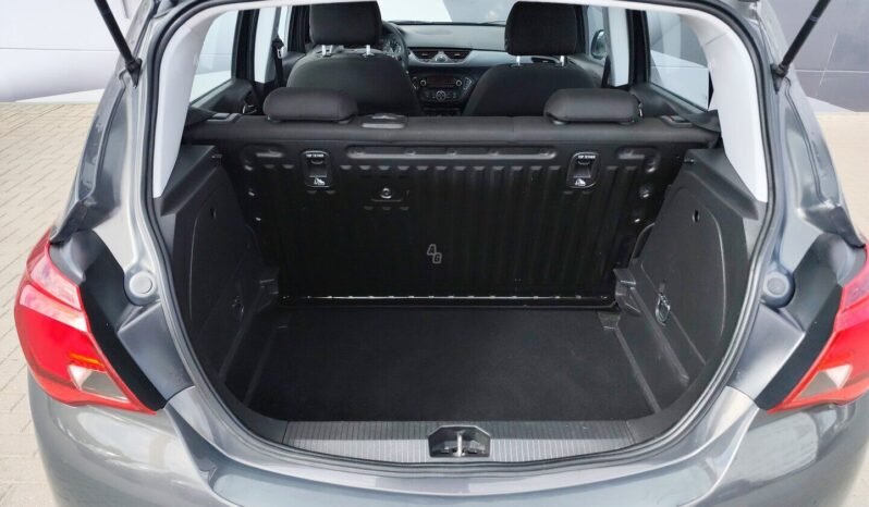 Opel Corsa pilnas