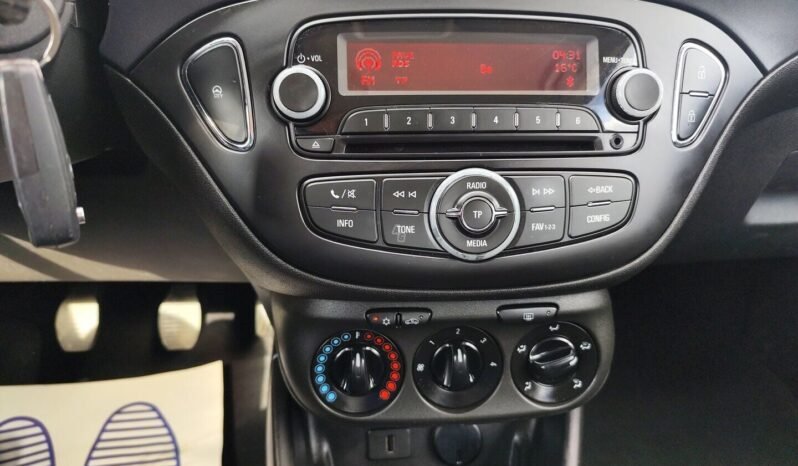 Opel Corsa pilnas