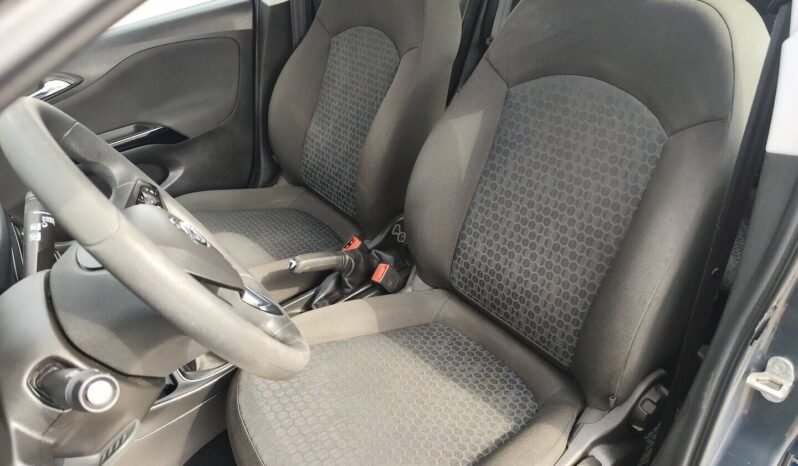 Opel Corsa pilnas
