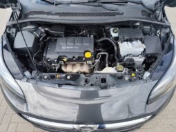 Opel Corsa pilnas