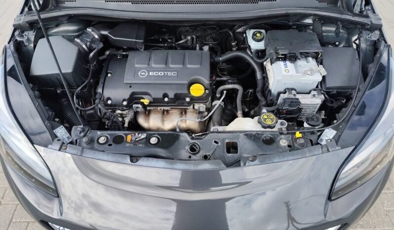 Opel Corsa pilnas