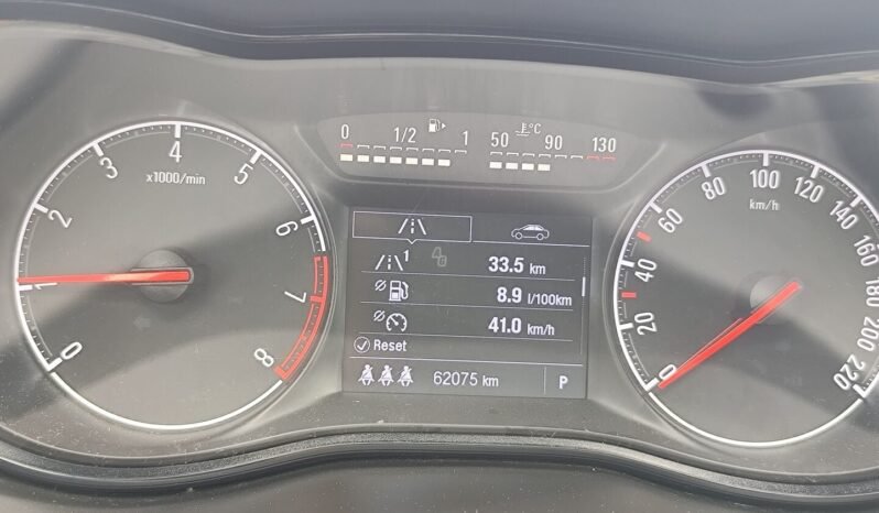 Opel Corsa pilnas