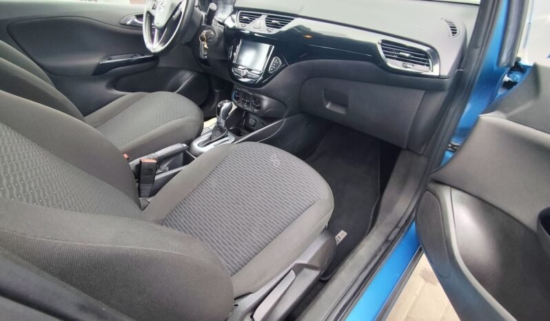 Opel Corsa pilnas