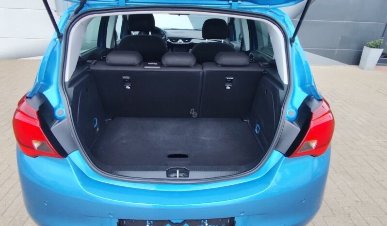 Opel Corsa pilnas