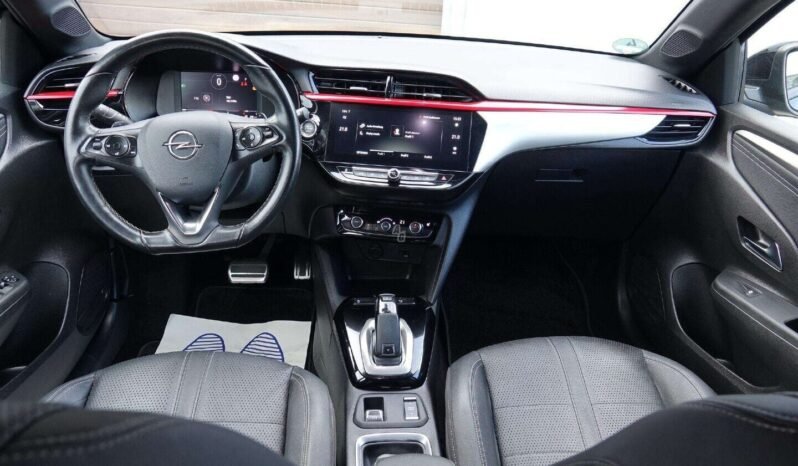 Opel Corsa pilnas