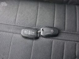 Opel Corsa pilnas