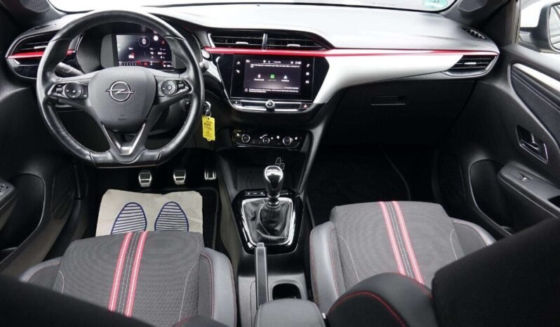 Opel Corsa pilnas