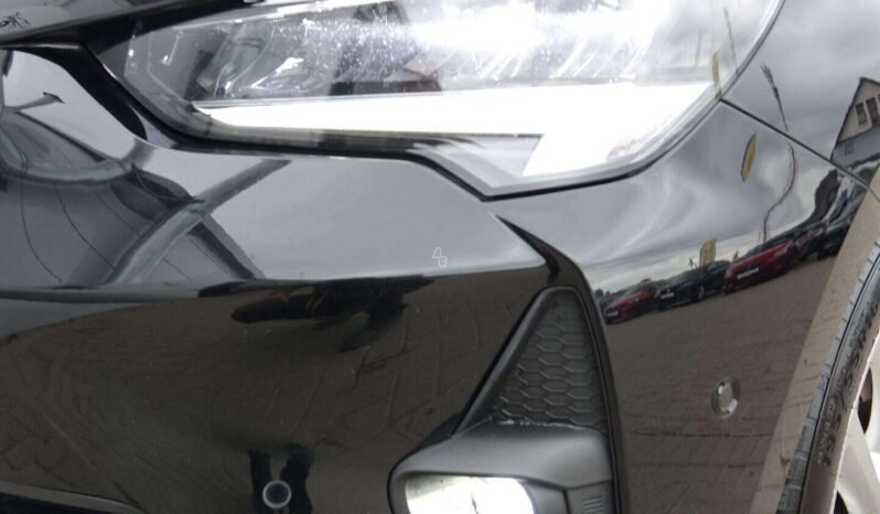 Opel Corsa pilnas