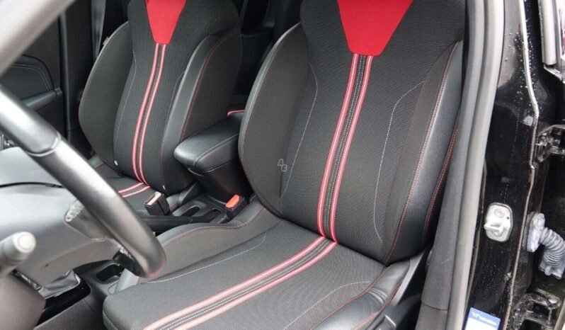 Opel Corsa pilnas