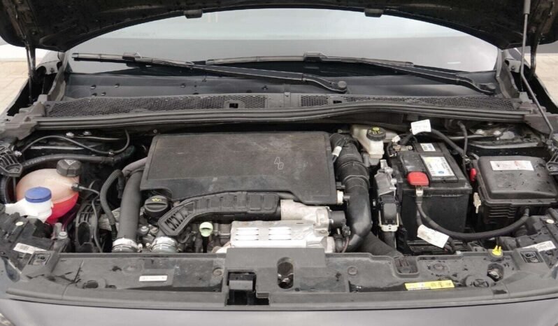 Opel Corsa pilnas