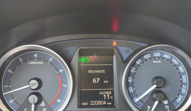 Toyota Auris pilnas
