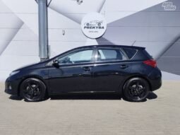 Toyota Auris pilnas