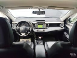 Toyota RAV4 pilnas
