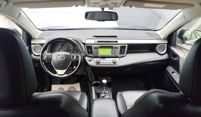 Toyota RAV4 pilnas