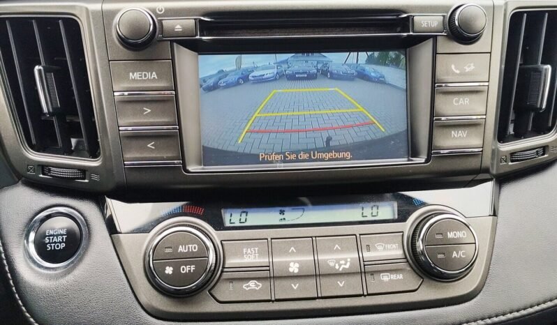 Toyota RAV4 pilnas