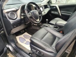 Toyota RAV4 pilnas