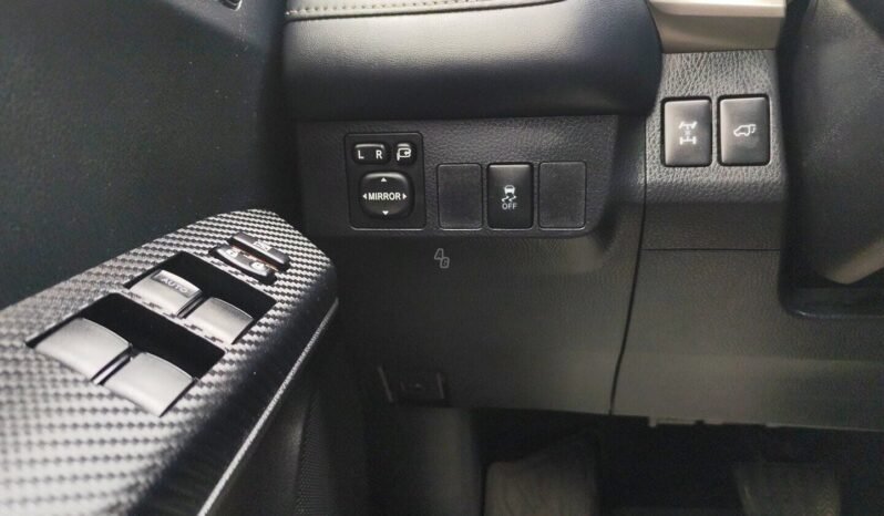 Toyota RAV4 pilnas