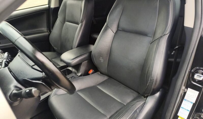 Toyota RAV4 pilnas