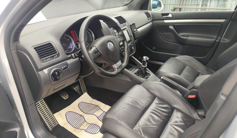 Volkswagen Golf pilnas
