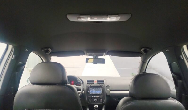 Volkswagen Golf pilnas