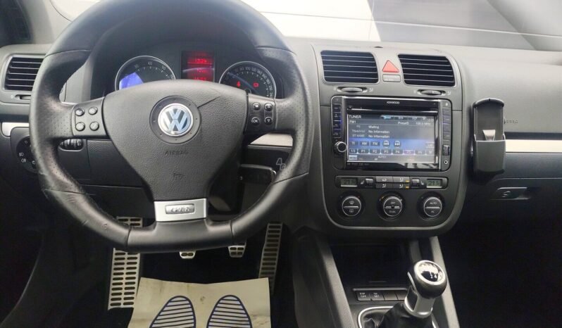 Volkswagen Golf pilnas