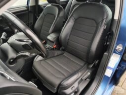 Volkswagen Golf pilnas