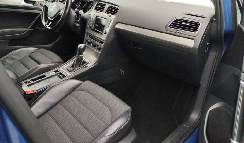Volkswagen Golf pilnas