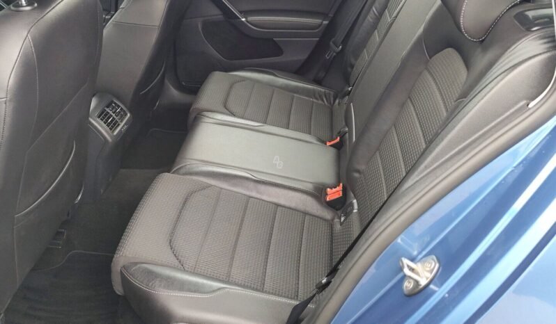 Volkswagen Golf pilnas