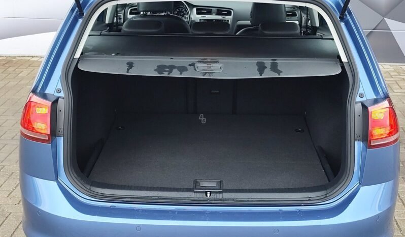 Volkswagen Golf pilnas