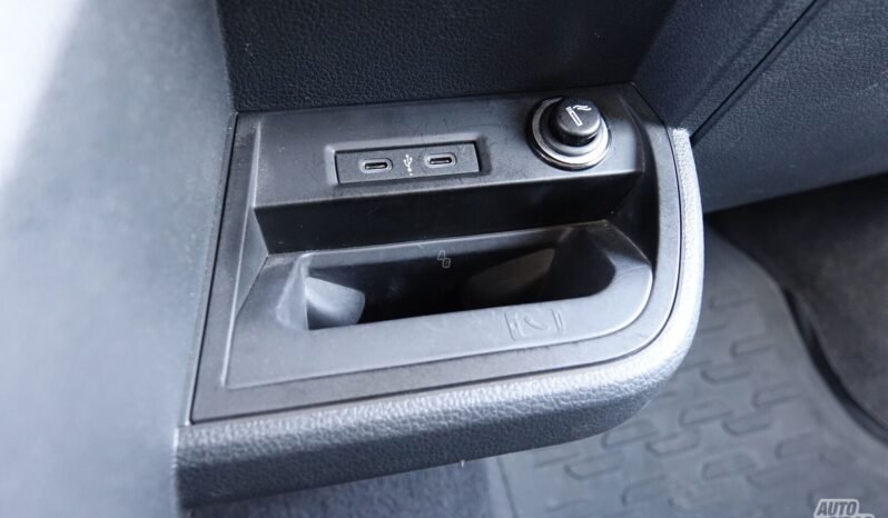 Volkswagen Multivan pilnas