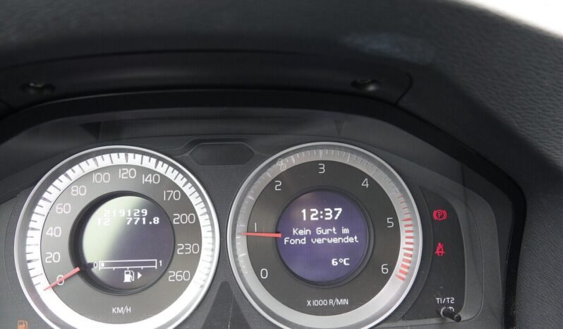 Volvo V60 pilnas