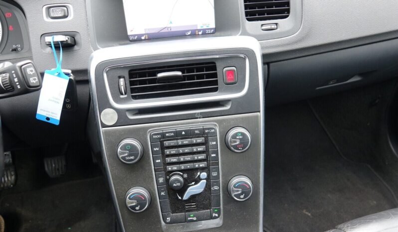 Volvo V60 pilnas