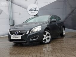 Volvo V60 pilnas