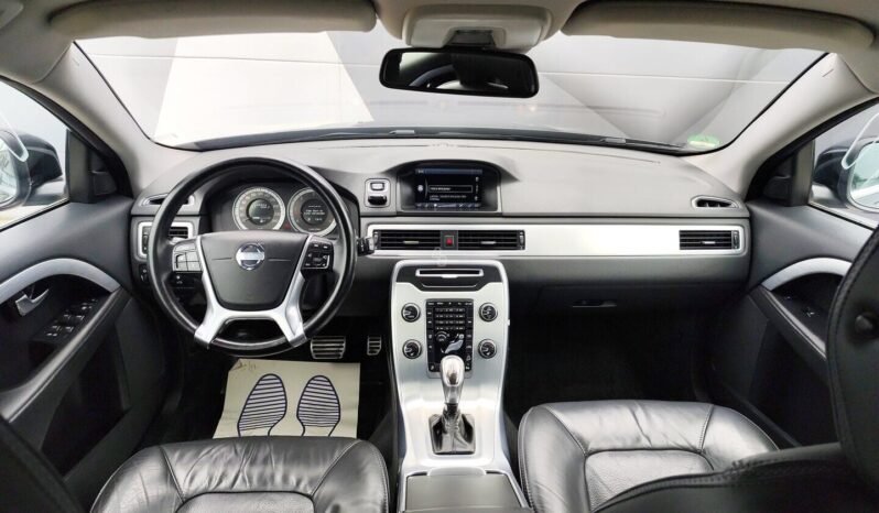 Volvo XC70 pilnas