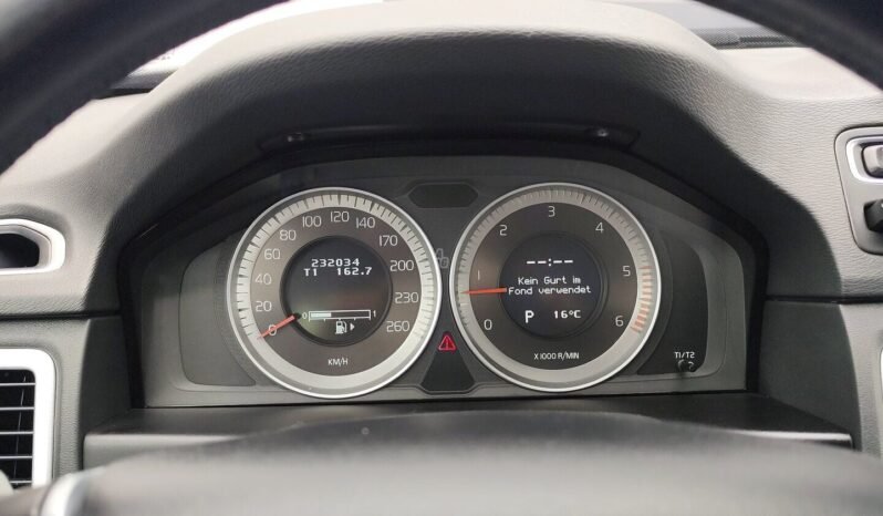 Volvo XC70 pilnas