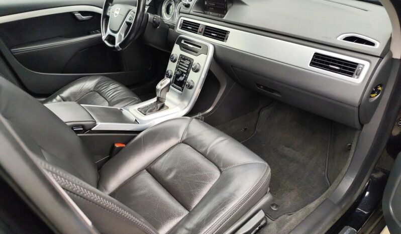Volvo XC70 pilnas