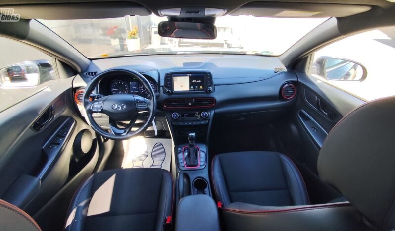 Hyundai Kona pilnas