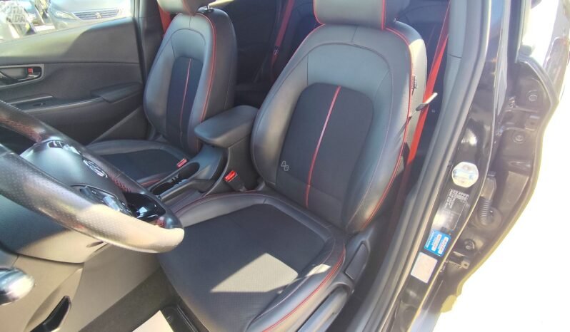 Hyundai Kona pilnas